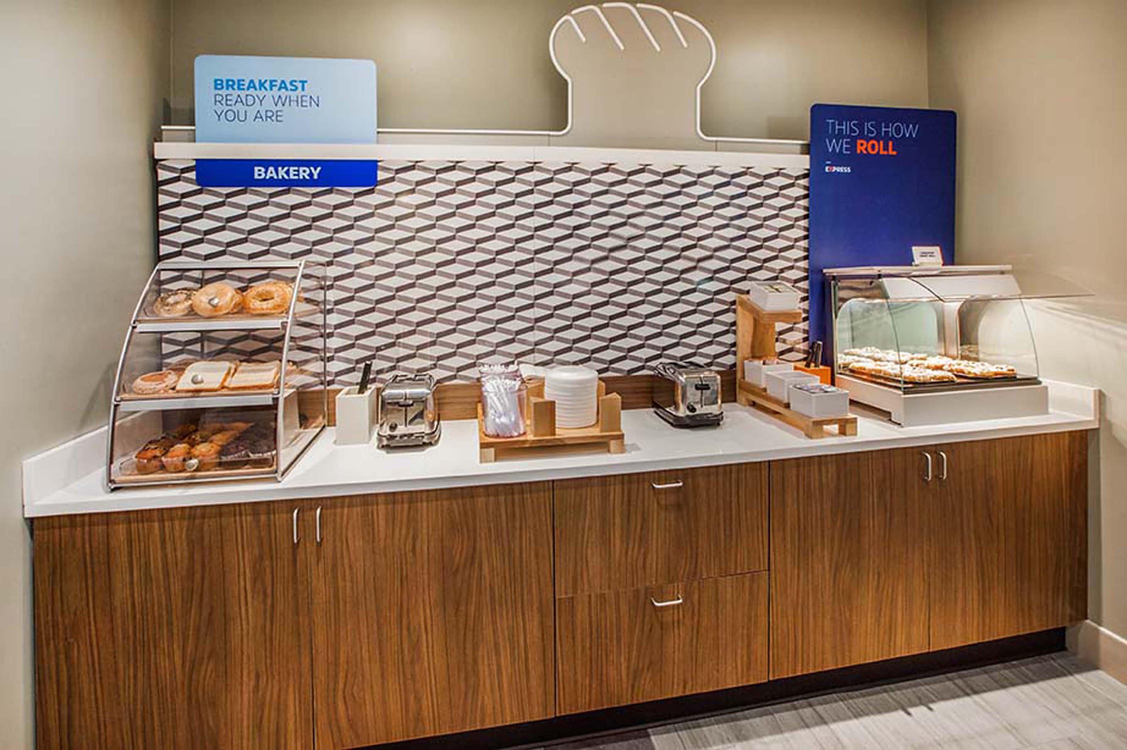 Holiday Inn Express Richfield By Ihg Экстерьер фото