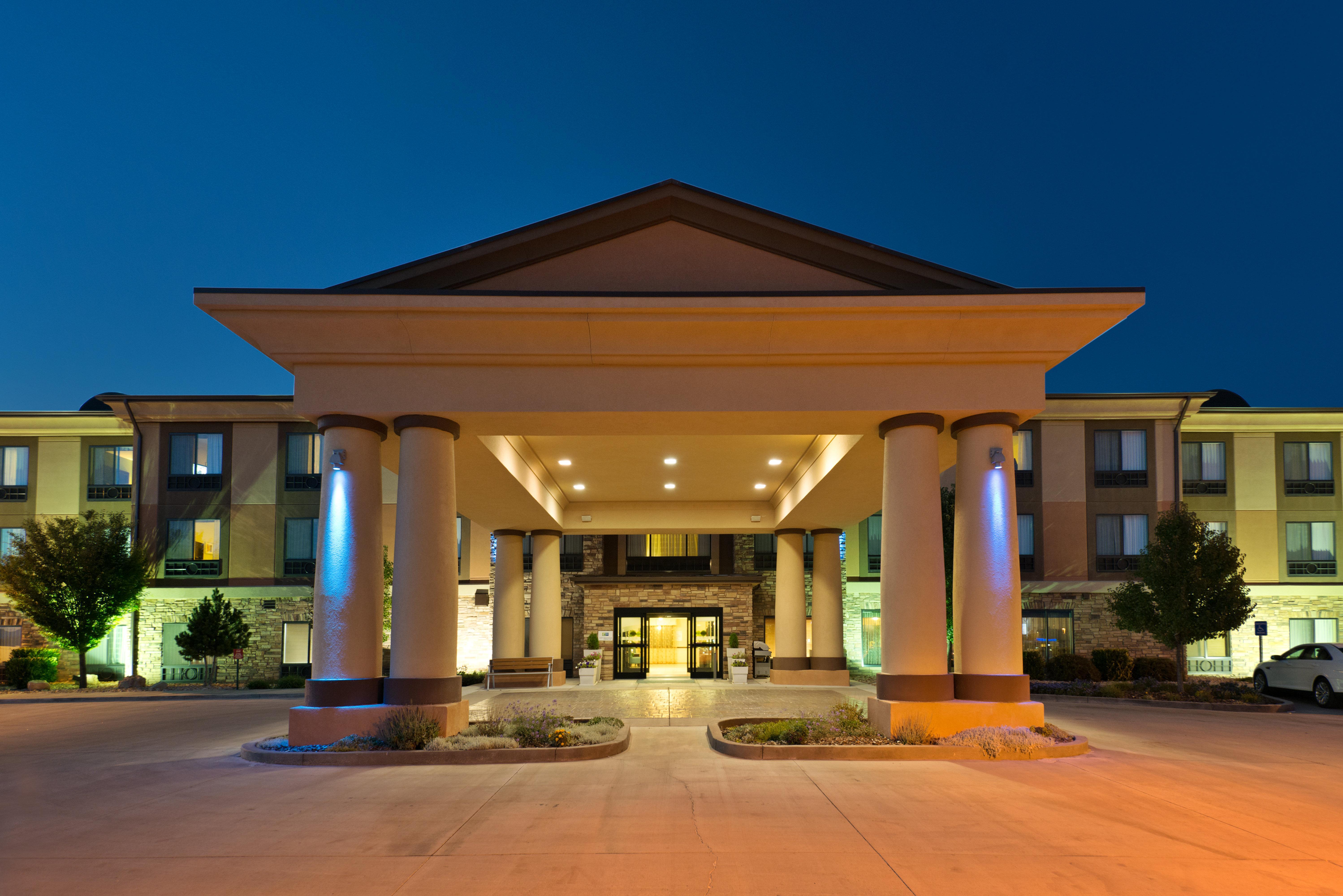 Holiday Inn Express Richfield By Ihg Экстерьер фото